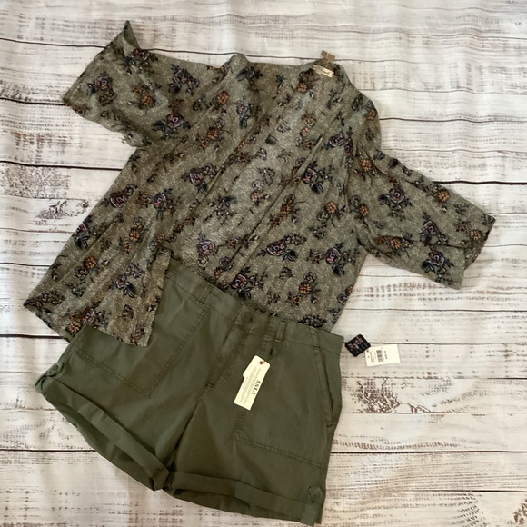 4. Sanctuary Olive Green Cargo Shorts NWT Size 32 - Picture 6 of 8